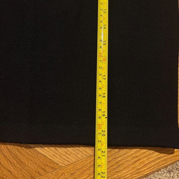 St. John Basics Pencil Skirt Womens Size 8 Black Slim Fit Elastic Waist Pull On - Picture 5 of 6
